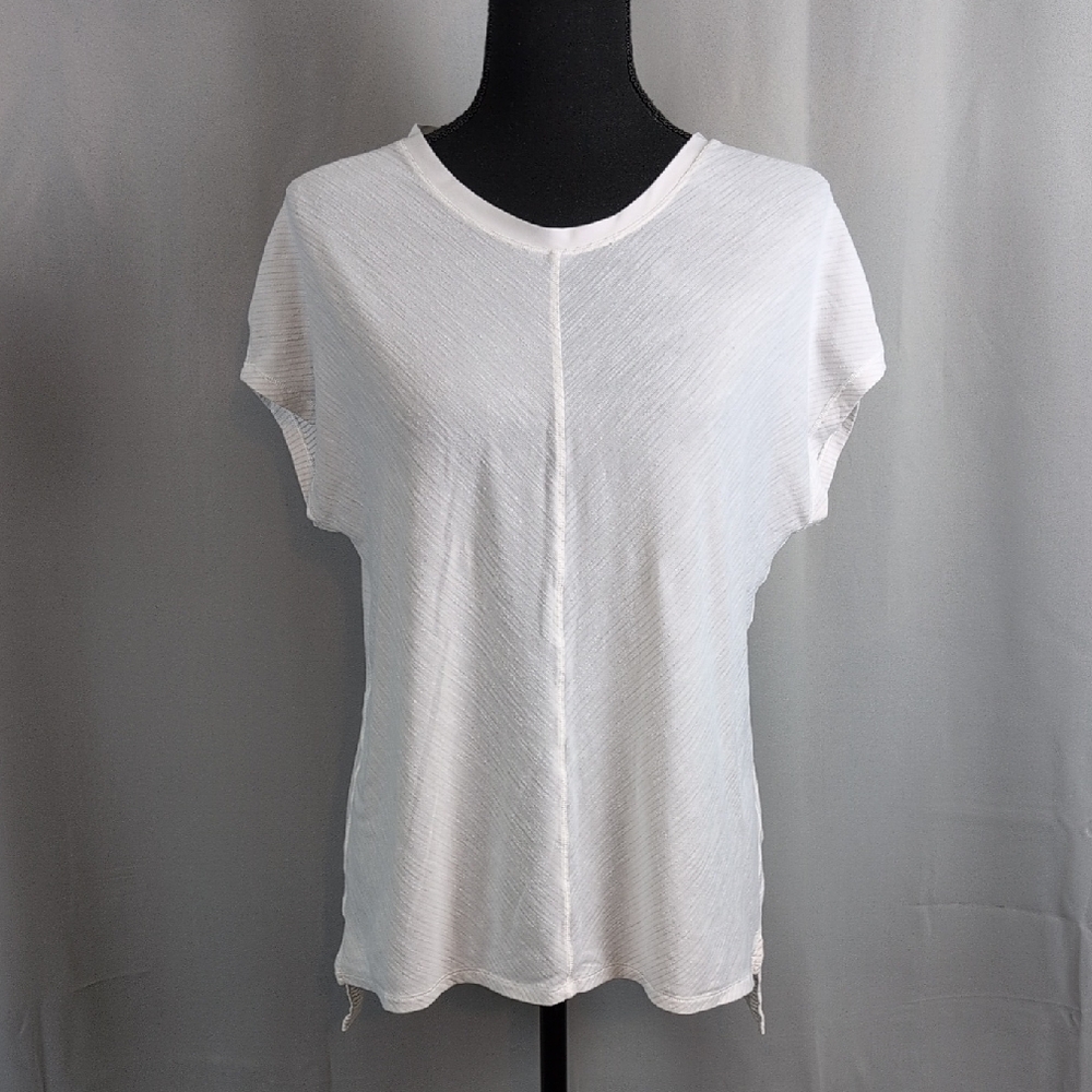 lululemon athletica  "Retreat Tee" Soft White‎ Short Sleeve Top